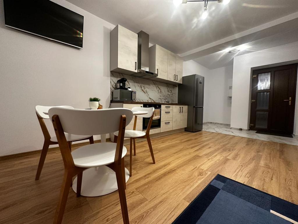 Emanuela Apartments Pecica Екстериор снимка