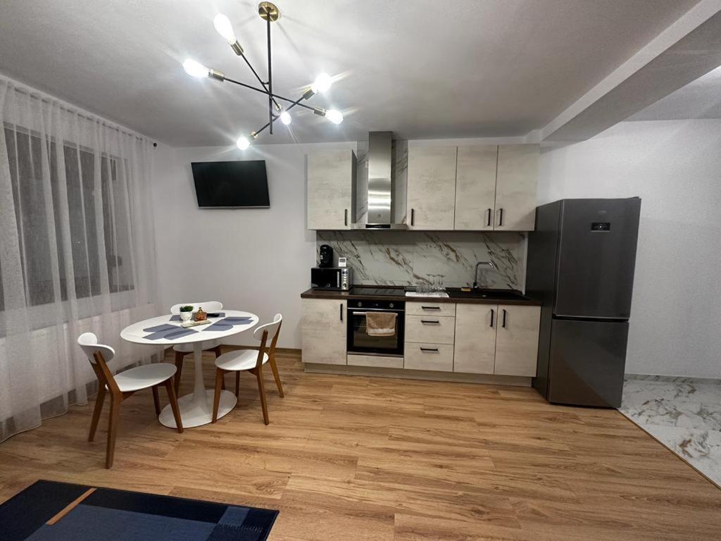 Emanuela Apartments Pecica Екстериор снимка