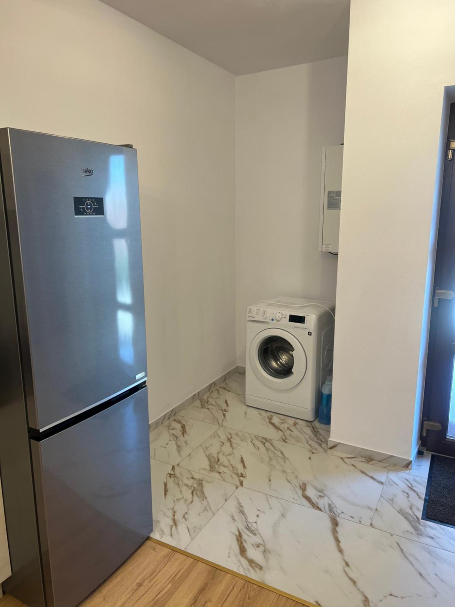 Emanuela Apartments Pecica Екстериор снимка