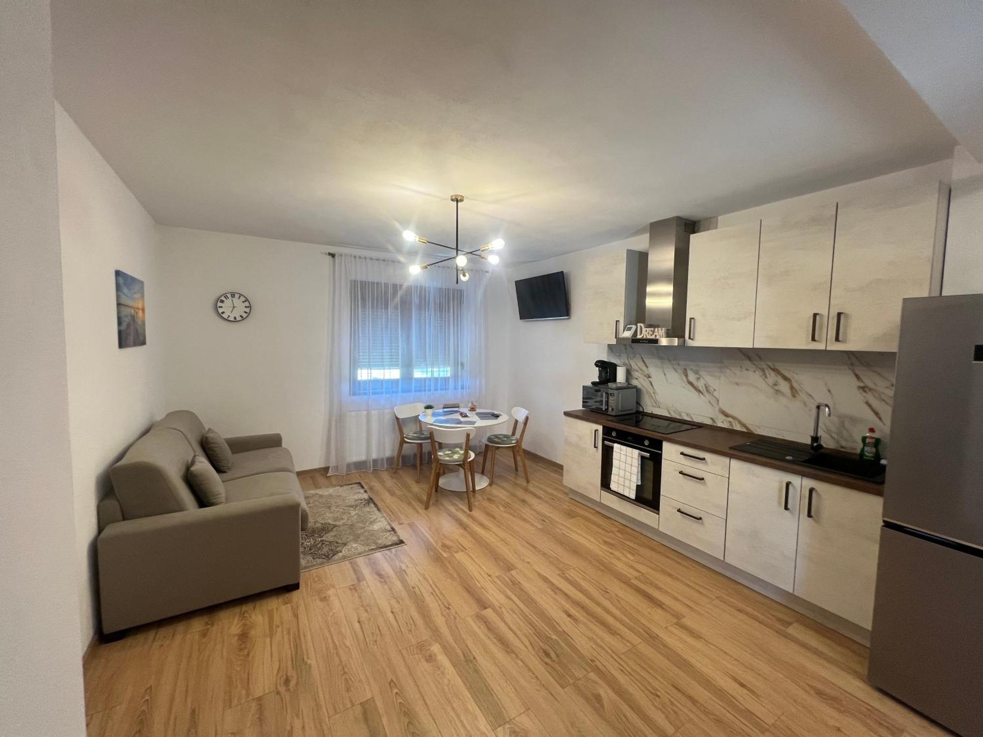 Emanuela Apartments Pecica Екстериор снимка